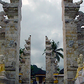 indonesisches Tempeltor
